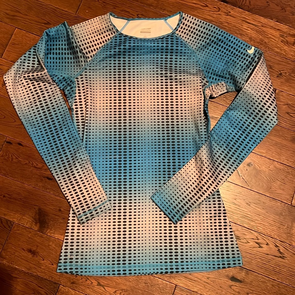 Women’s Nike athletic top